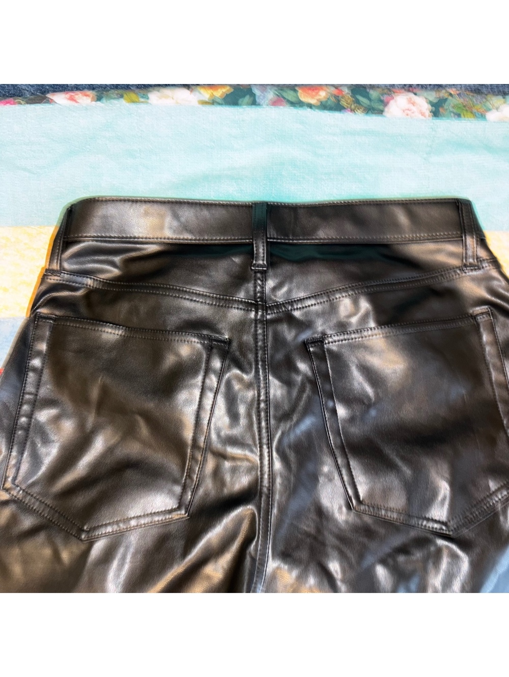 Abercrombie & Fitch 30/10L The '90s Straight Ultra High Rise Faux Leather Pants - Picture 6 of 9